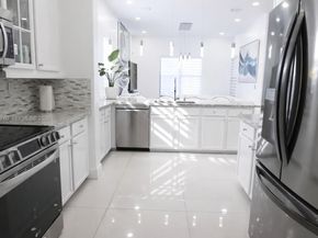 8537 NW 39th Court, Cooper City FL 33024