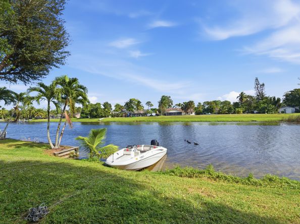 2462 Westmont Place, Royal Palm Beach FL 33411
