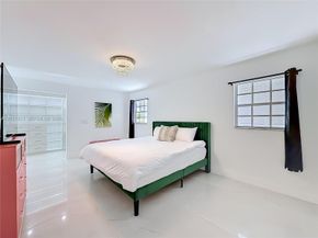 2216 NE 18th Avenue, Wilton Manors FL 33305