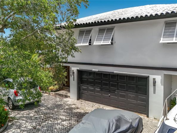 2216 NE 18th Avenue, Wilton Manors FL 33305