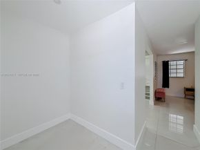 2216 NE 18th Avenue, Wilton Manors FL 33305