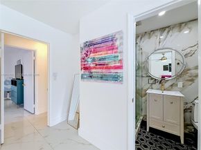 2216 NE 18th Avenue, Wilton Manors FL 33305