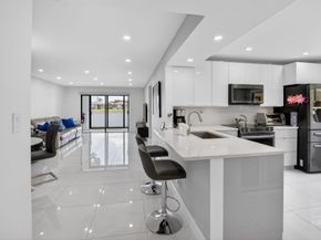 15401 Pembridge Avenue 15, Delray Beach FL 33484
