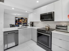 15401 Pembridge Avenue 15, Delray Beach FL 33484