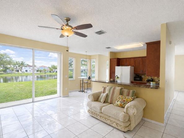 140 NW 151st Ave, Pembroke Pines FL 33028