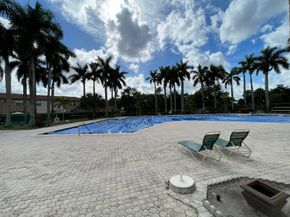 140 NW 151st Ave, Pembroke Pines FL 33028