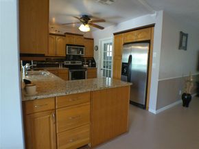 4600 NW 43rd St, Lauderdale Lakes FL 33319