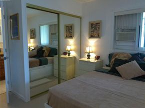 4600 NW 43rd St, Lauderdale Lakes FL 33319