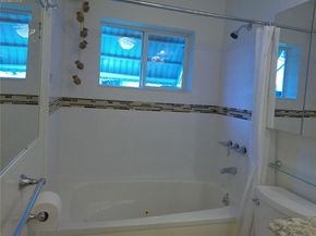 4600 NW 43rd St, Lauderdale Lakes FL 33319