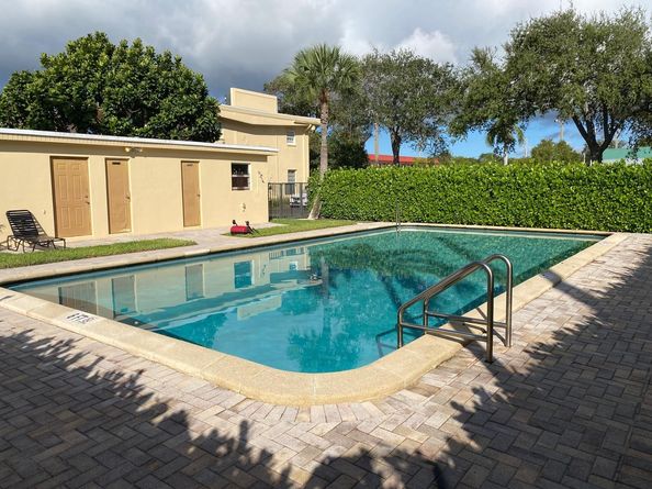 2303 S Federal Highway 19, Boynton Beach FL 33435