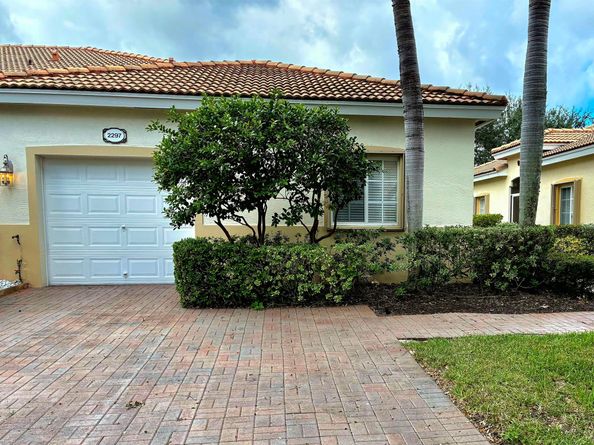 2297 Windjammer Way, West Palm Beach FL 33411