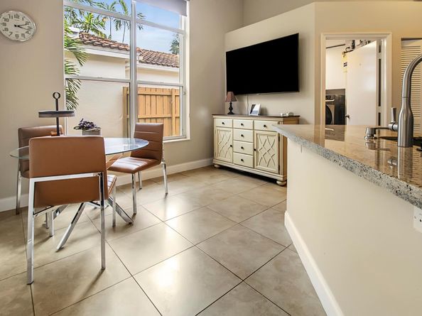 6684 NW 23rd Terrace, Boca Raton FL 33496