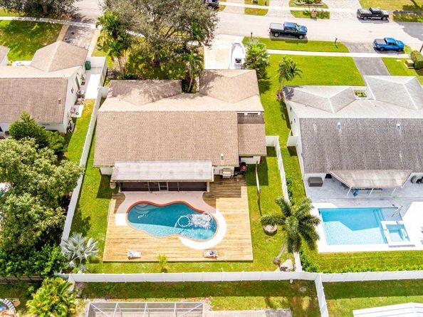 8301 SW 27th Place, Davie FL 33328