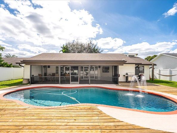 8301 SW 27th Place, Davie FL 33328