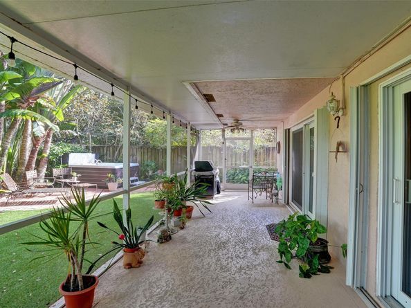 11149 Helena Dr, Cooper City FL 33026