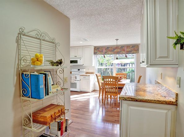 11149 Helena Dr, Cooper City FL 33026