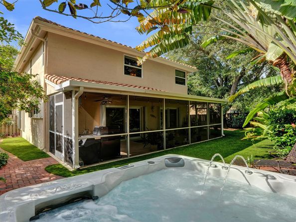 11149 Helena Dr, Cooper City FL 33026