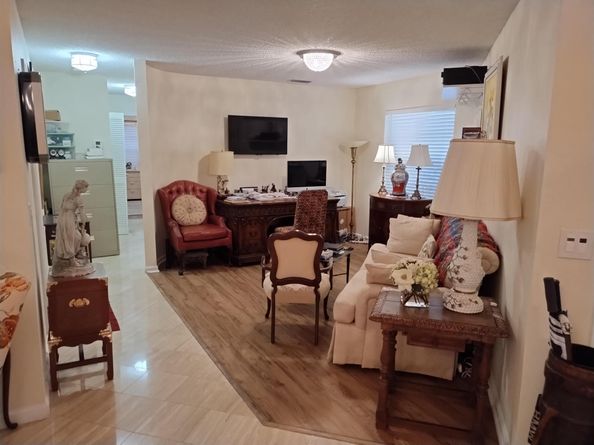 906 Dickens Place, West Palm Beach FL 33411