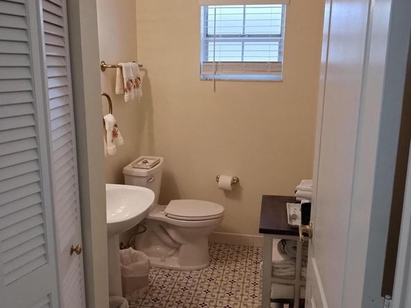 906 Dickens Place, West Palm Beach FL 33411