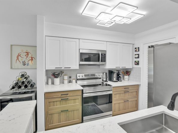 2465 NW 33 1509, Oakland Park FL 33309