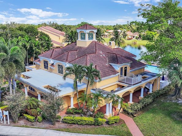 2465 NW 33 1509, Oakland Park FL 33309