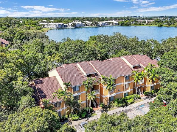 2465 NW 33 1509, Oakland Park FL 33309