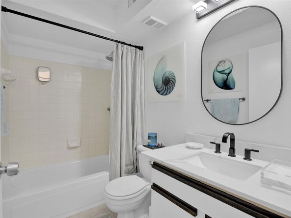 2465 NW 33 1509, Oakland Park FL 33309