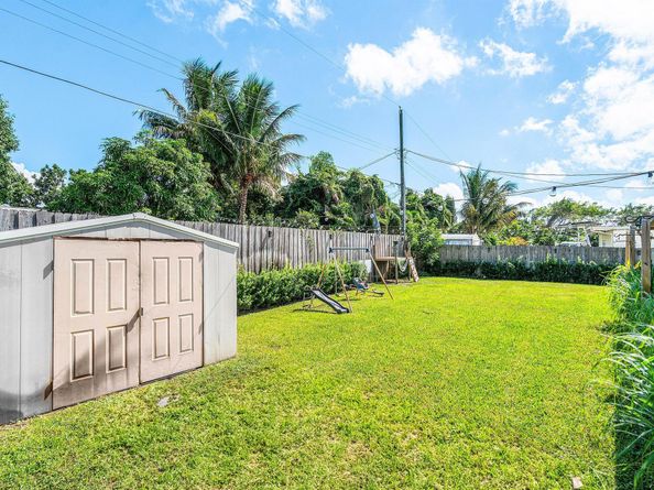 826 Small Drive, Lake Worth Beach FL 33461