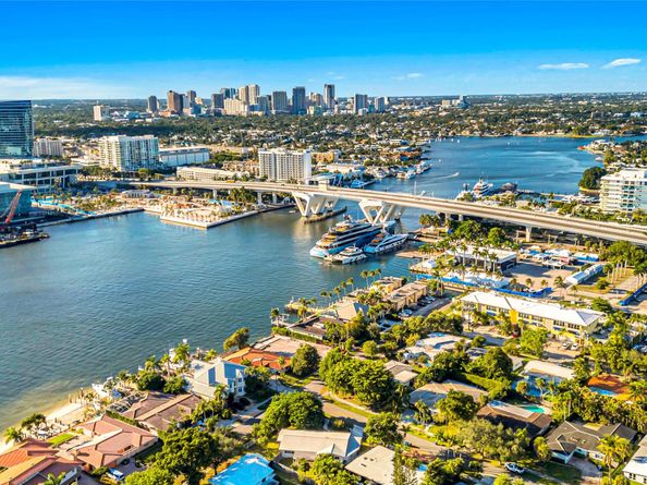 2100 Manatee Dr, Fort Lauderdale FL 33316