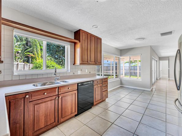 2100 Manatee Dr, Fort Lauderdale FL 33316