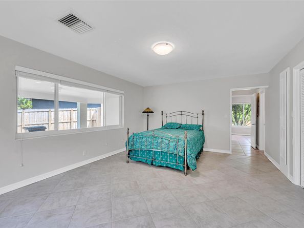 2100 Manatee Dr, Fort Lauderdale FL 33316
