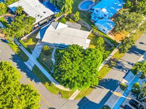 2100 Manatee Dr, Fort Lauderdale FL 33316