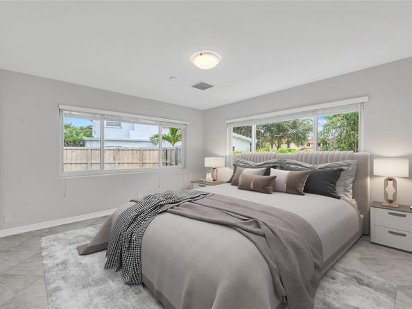 2100 Manatee Dr, Fort Lauderdale FL 33316