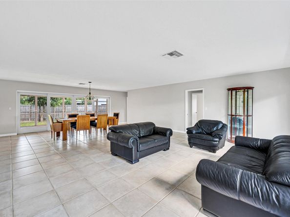 2100 Manatee Dr, Fort Lauderdale FL 33316