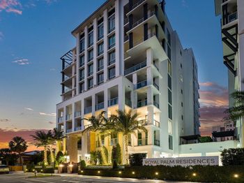 475 E Royal Palm Road