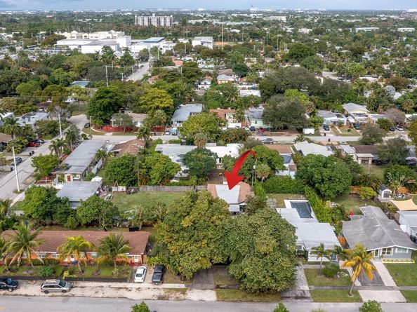 537 NE 14th Court, Fort Lauderdale FL 33304