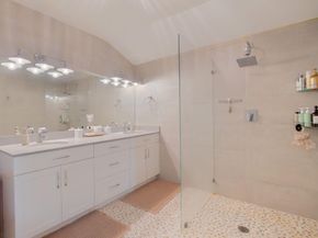 537 NE 14th Court, Fort Lauderdale FL 33304