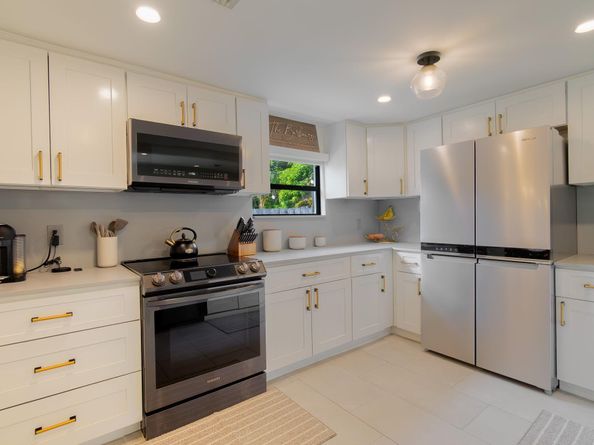 537 NE 14th Court, Fort Lauderdale FL 33304