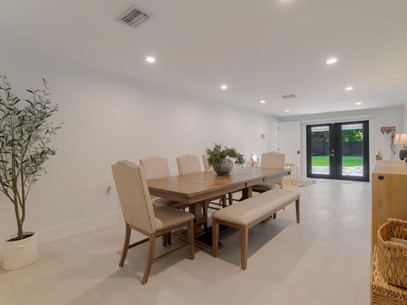 537 NE 14th Court, Fort Lauderdale FL 33304