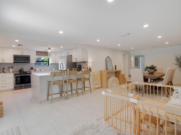 537 NE 14th Court, Fort Lauderdale FL 33304