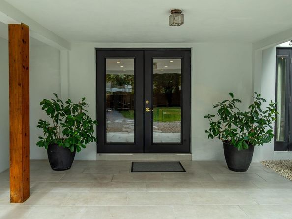 537 NE 14th Court, Fort Lauderdale FL 33304