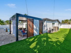 912 SE 15th Court, Deerfield Beach FL 33441