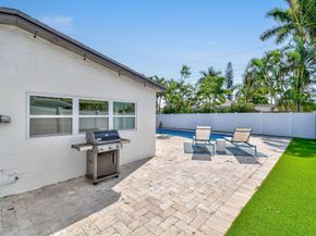 912 SE 15th Court, Deerfield Beach FL 33441