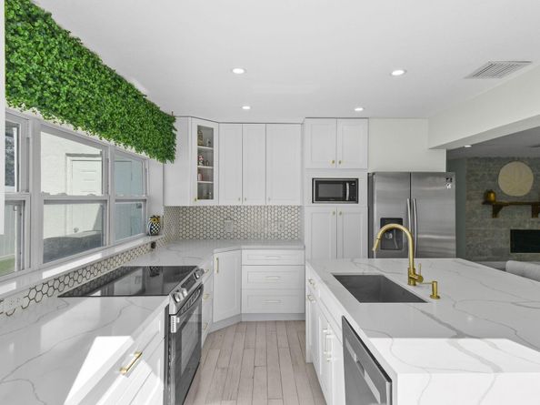 912 SE 15th Court, Deerfield Beach FL 33441