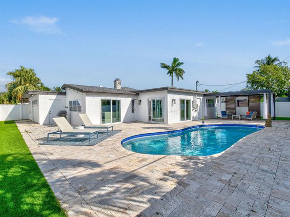 912 SE 15th Court, Deerfield Beach FL 33441