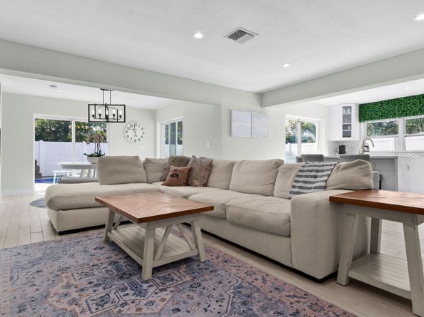 912 SE 15th Court, Deerfield Beach FL 33441