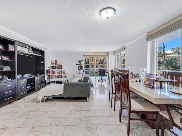 8855 Collins Ave 2D, Surfside FL 33154