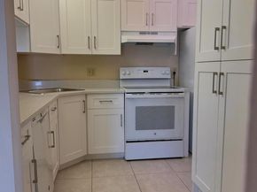 703 Sunny Pine Way B3, Greenacres FL 33415