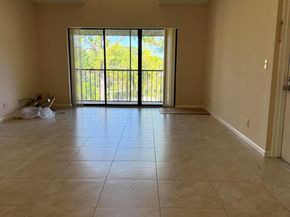 703 Sunny Pine Way B3, Greenacres FL 33415