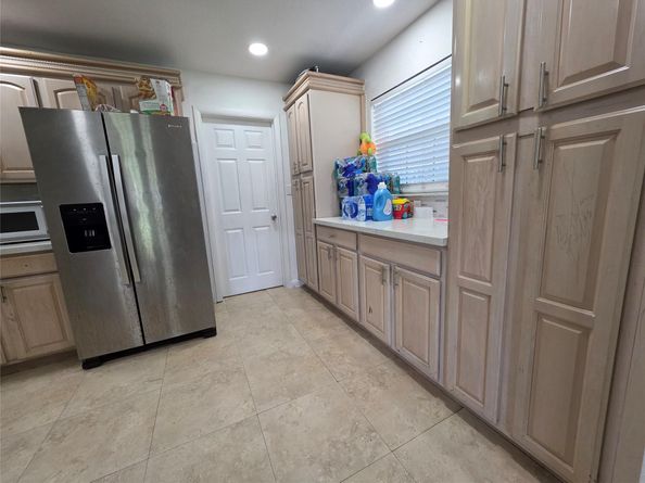 1970 NW 32nd St, Oakland Park FL 33309